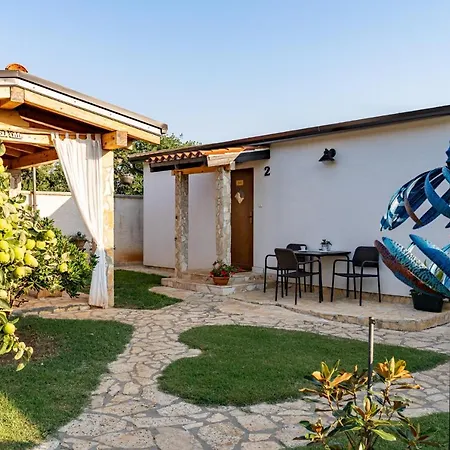 Holiday Home Kerniat Pula Exterior photo