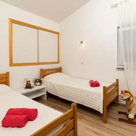 Holiday Home Kerniat Pula Exterior photo