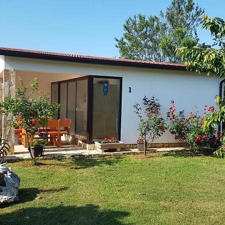 Holiday Home Kerniat Pula Exterior photo