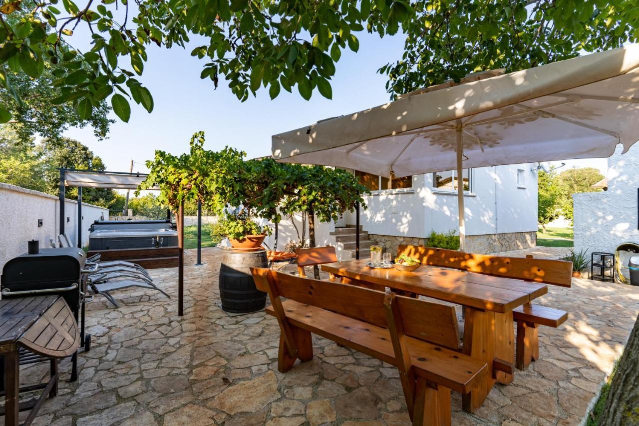 Holiday Kerniat Holiday home Pula